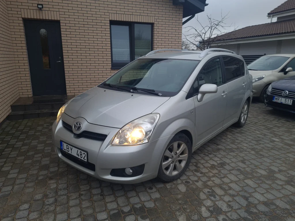 Toyota Verso nuoma