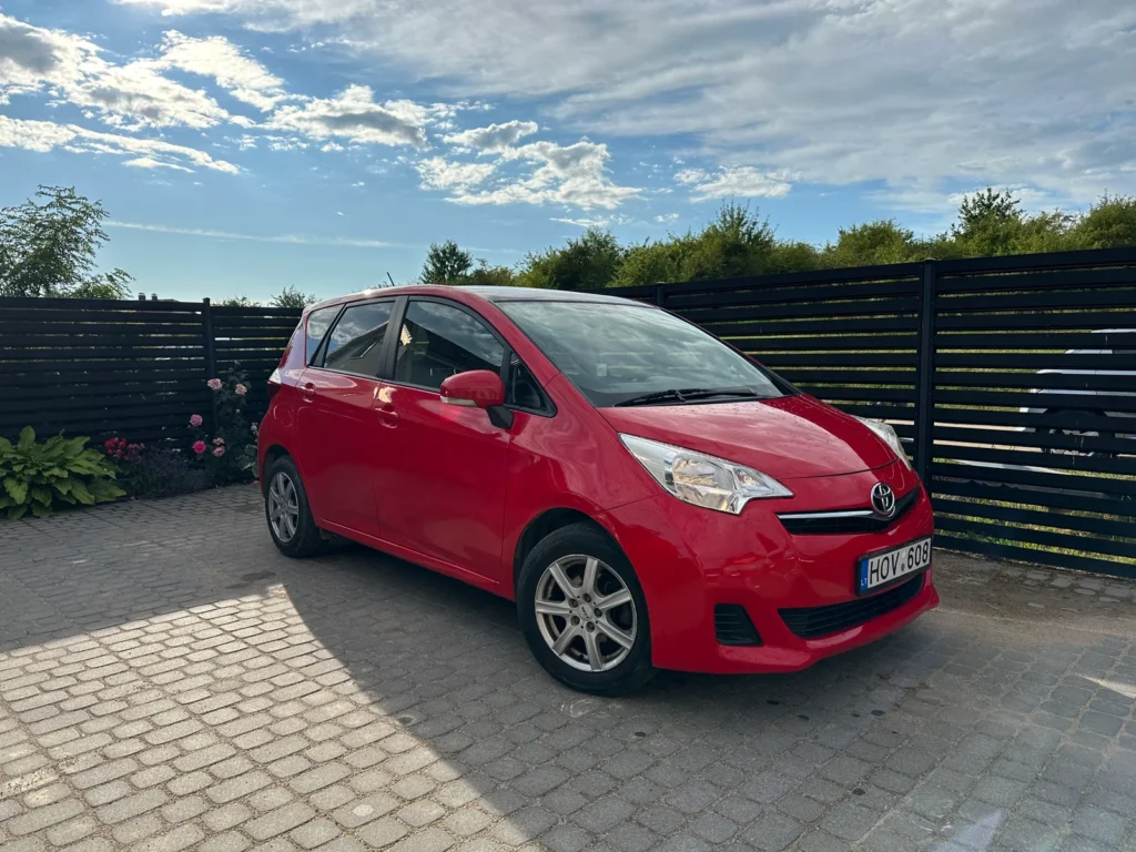 Toyota Verso S nuoma